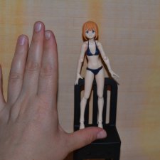 figma Emily в купальнике.