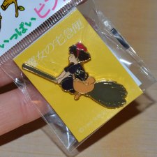 Брошь Кики на метле из мультфильма «Служба доставки Кики», Studio Ghibli.