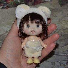 Кукла брюнеточка