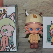 Popmart Zsiga walking into the forest Get lost №11