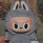 Popmart Exciting Macaron the monsters - Sesame Bean