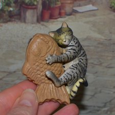 Котик гасяпон с рыбкой №4