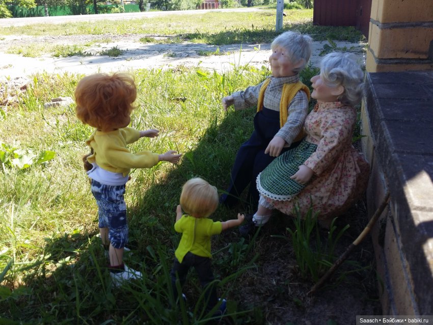 Лето в деревне. Бабушка и дед Костика Валеник