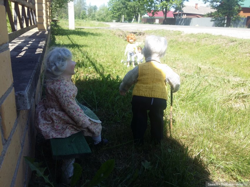 Лето в деревне. Бабушка и дед Костика Валеник