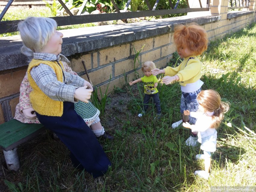 Лето в деревне. Бабушка и дед Костика Валеник