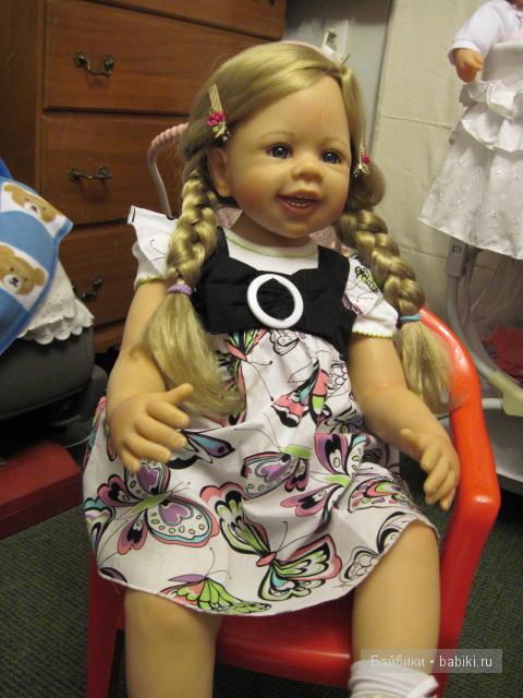 кукла Моники Левениг