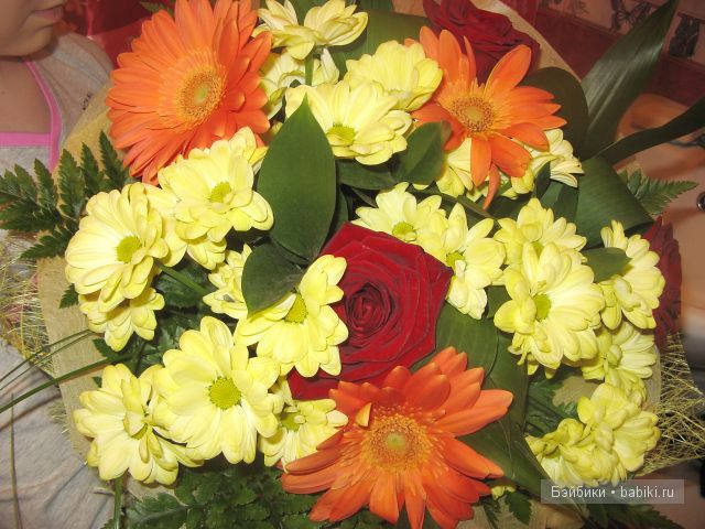 Красочные букеты в весенний праздник