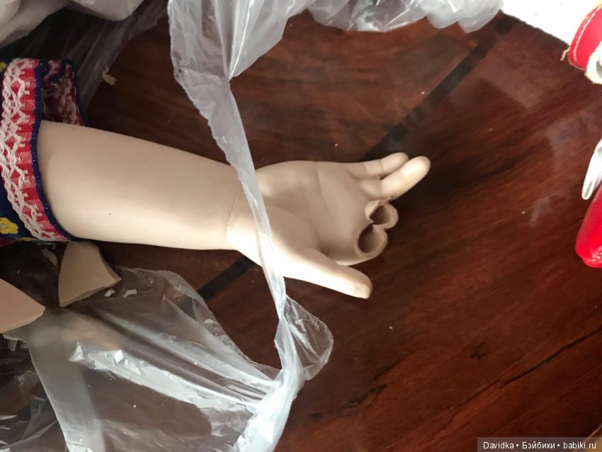 Приехала детка завернутая лишь в салфетку (фото 2)