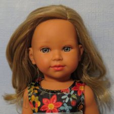 Coral. Vestida de Azul