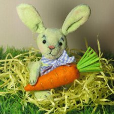 Зайка цвета свежего салата по имени Карамелька