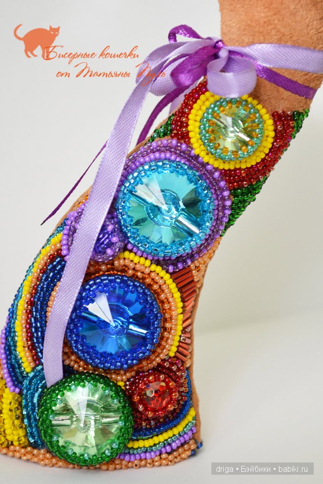 "Кросотка". Интерьерная бисерная кошечка