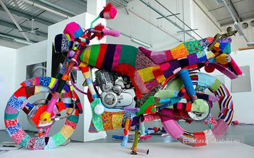 Взрыв пряжи или вязанное граффити