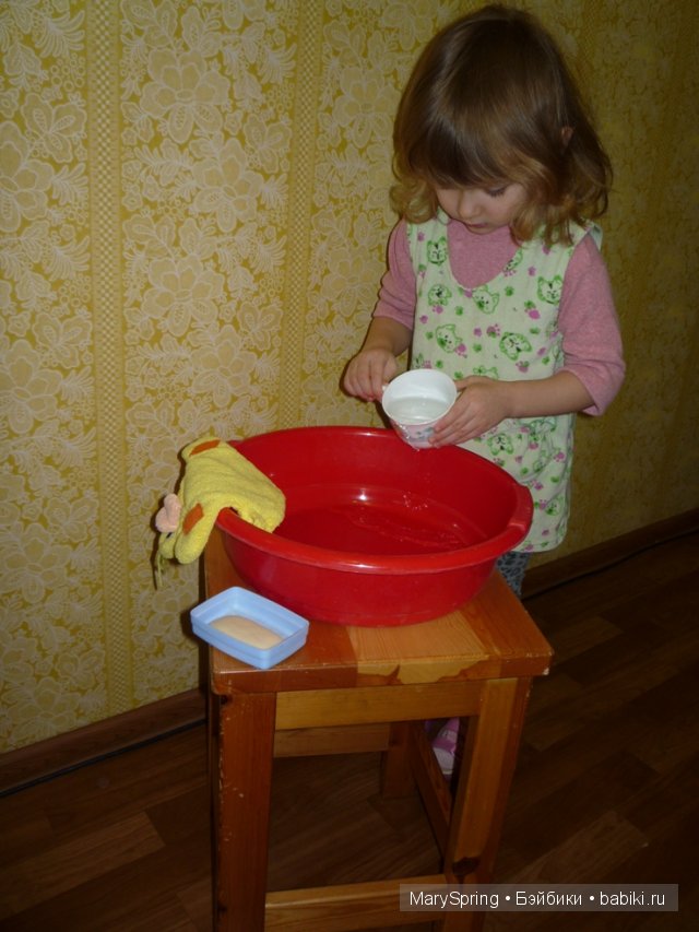 Усатый-полосатый или вязаная подушка-игрушка, игрушка вязанная спицами