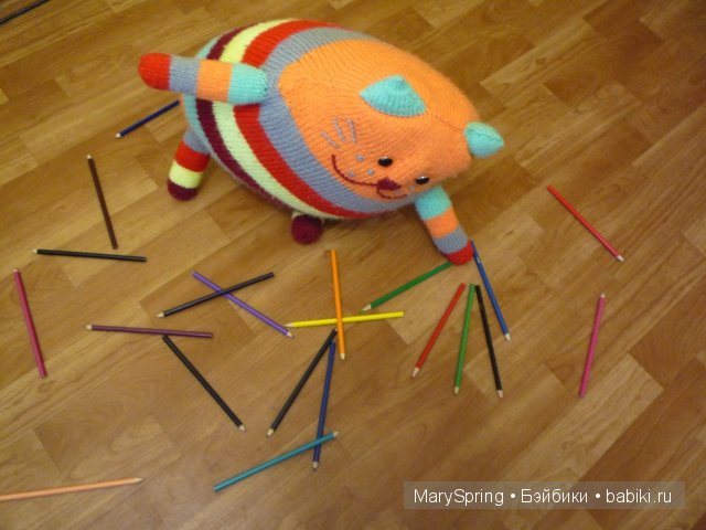 Усатый-полосатый или вязаная подушка-игрушка, игрушка вязанная спицами