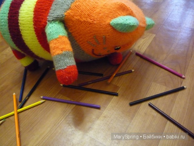 Усатый-полосатый или вязаная подушка-игрушка, игрушка вязанная спицами