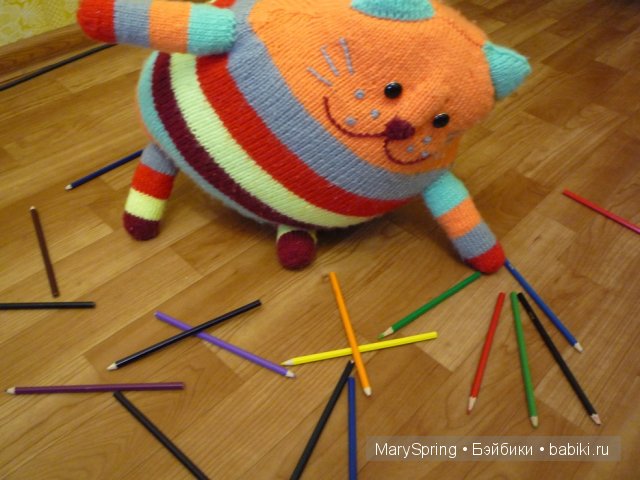 Усатый-полосатый или вязаная подушка-игрушка, игрушка вязанная спицами