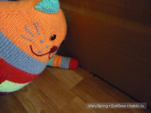 Усатый-полосатый или вязаная подушка-игрушка, игрушка вязанная спицами