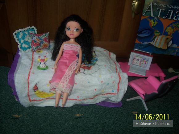 Лекса ,её парень и маленькая братц Лекса ,её парень и маленькая братц