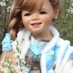 Как хорошо. Новенький костюмчик и сапожки