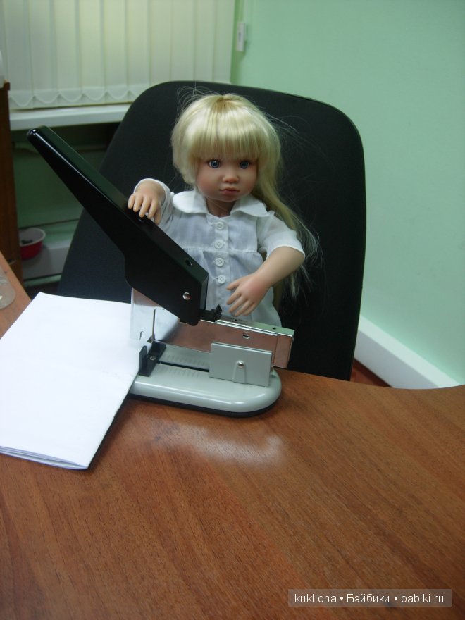 Мой первый рабочий день. Кукла Хелен (Helen Sonja Hartmann Heart and Soul Kidz'n Cats)