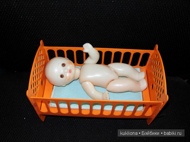 Пупсик в кроватке. Моя любимая игрушка 80-х (фото 8)
