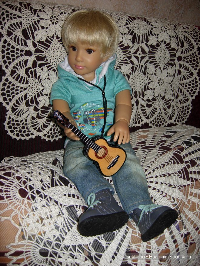 Под балконом давно серенады поют... или как Тим учился играть на гитаре. Кукла Tim Kidz‘n’Cats, Sonja Hartmann
