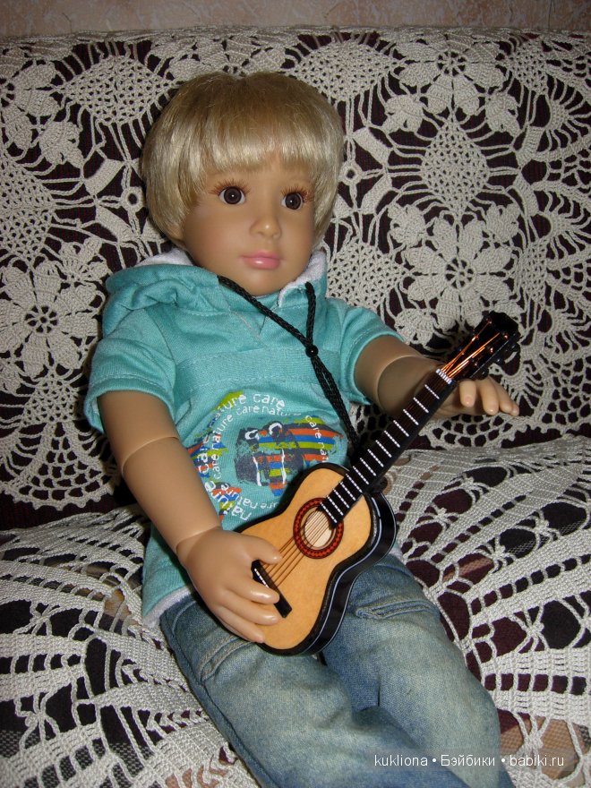 Под балконом давно серенады поют... или как Тим учился играть на гитаре. Кукла Tim Kidz‘n’Cats, Sonja Hartmann
