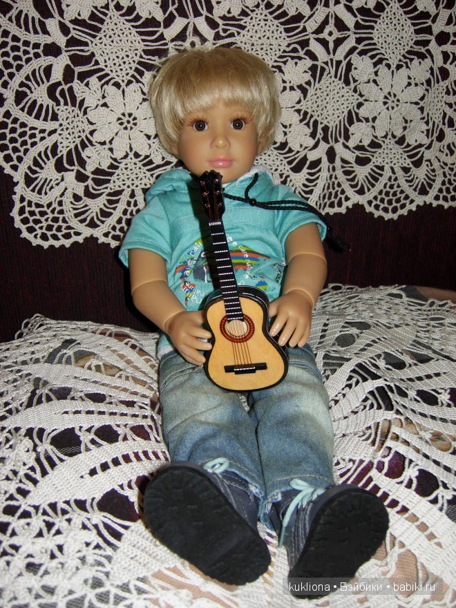 Под балконом давно серенады поют... или как Тим учился играть на гитаре. Кукла Tim Kidz‘n’Cats, Sonja Hartmann