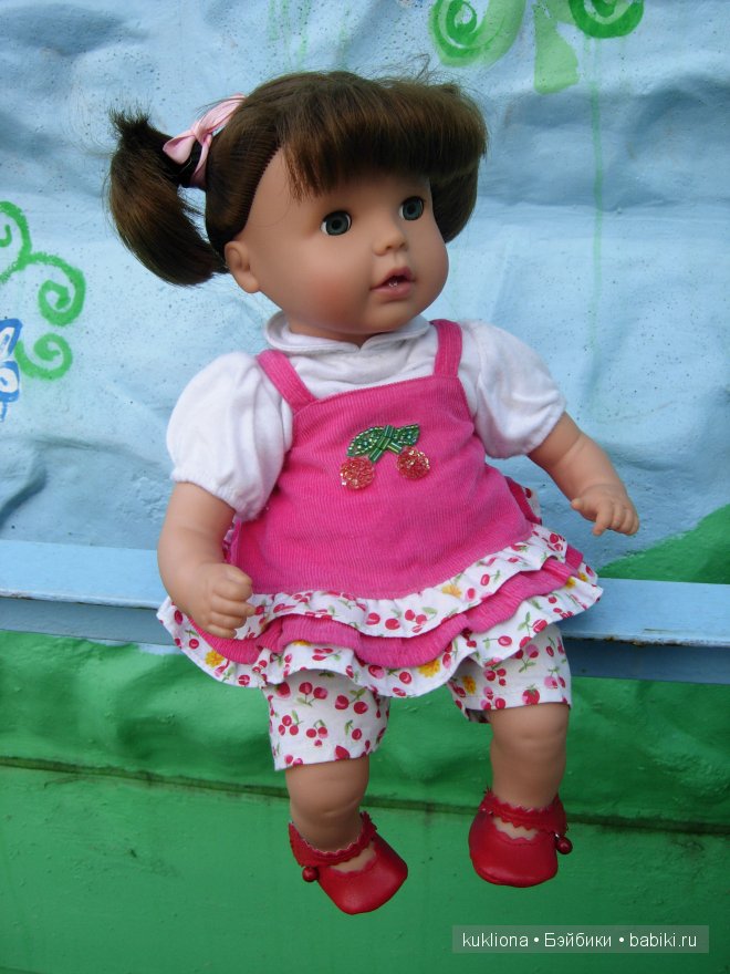 Вишенка Сара Готц с морковкой. Кукла Baby Sarah`h World Gotz 2007