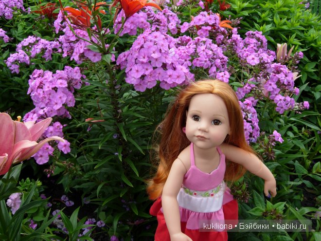 Стефания в цветочном саду. Кукла Ханна на прогулке 2012 Gotz Hanna and her dog (фото 6)