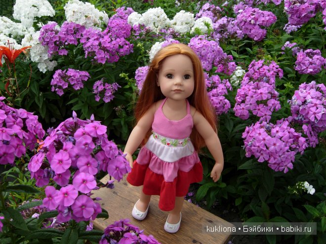 Стефания в цветочном саду. Кукла Ханна на прогулке 2012 Gotz Hanna and her dog (фото 10)