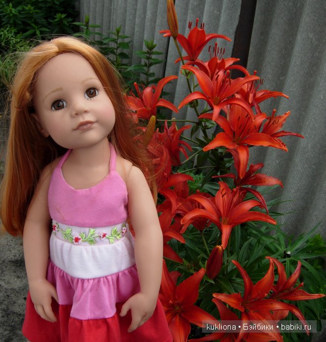 Стефания в цветочном саду. Кукла Ханна на прогулке 2012 Gotz Hanna and her dog (фото 3)