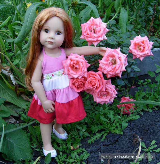 Стефания в цветочном саду. Кукла Ханна на прогулке 2012 Gotz Hanna and her dog