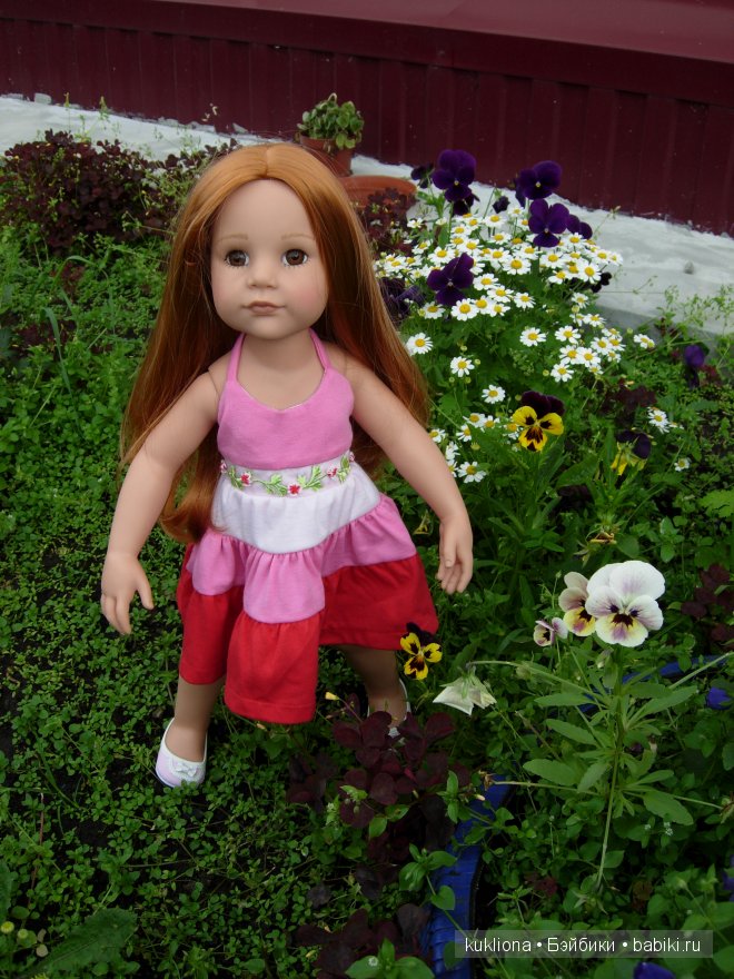 Стефания в цветочном саду. Кукла Ханна на прогулке 2012 Gotz Hanna and her dog