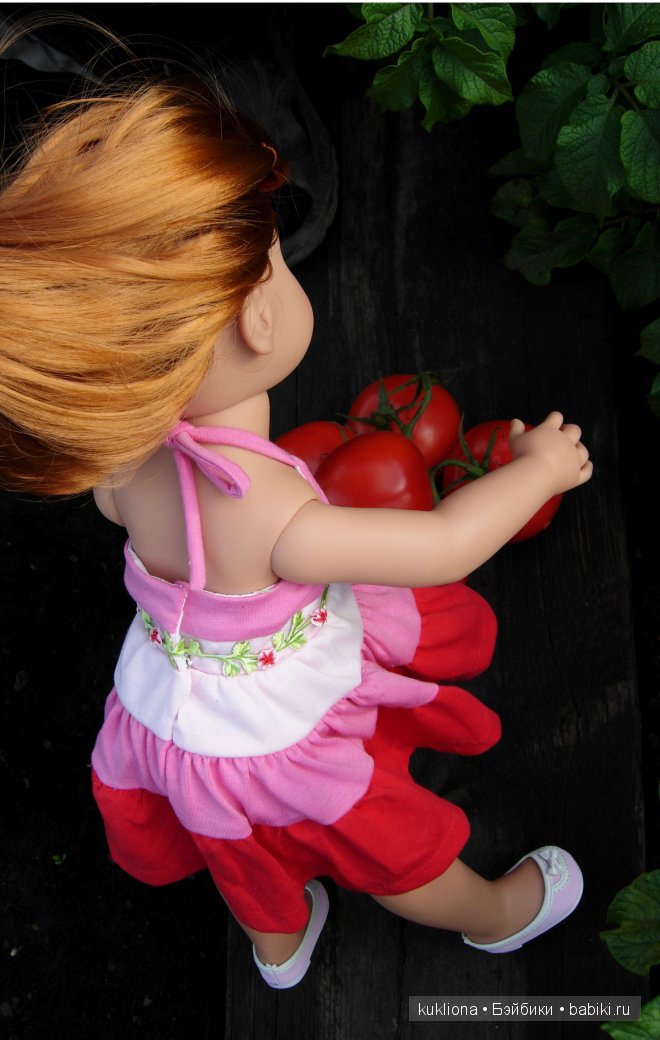 Во саду ли, в огороде. Стефания собирает урожай. Кукла Ханна на прогулке 2012 Gotz Hanna and her dog | Бэйбики Во саду ли, в огороде. Стефания собирает урожай. Кукла Ханна на прогулке 2012 Gotz Hanna and her dog