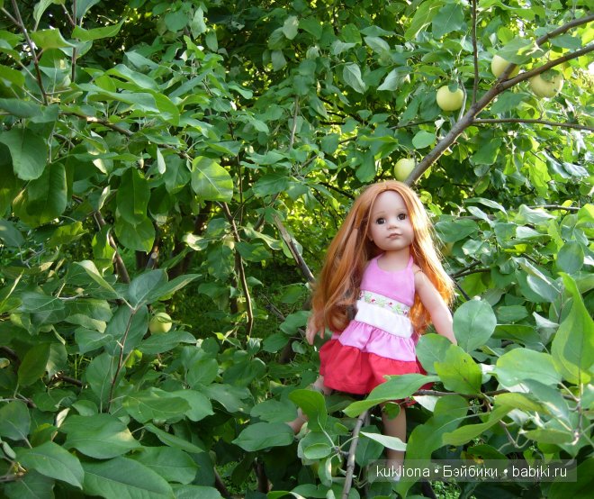 Как Стефания подружилась с маленькой садовой феечкой.Кукла Ханна на прогулке 2012 Gotz Hanna and her dog