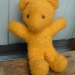 Советский желтый медвежонок Солнышко.