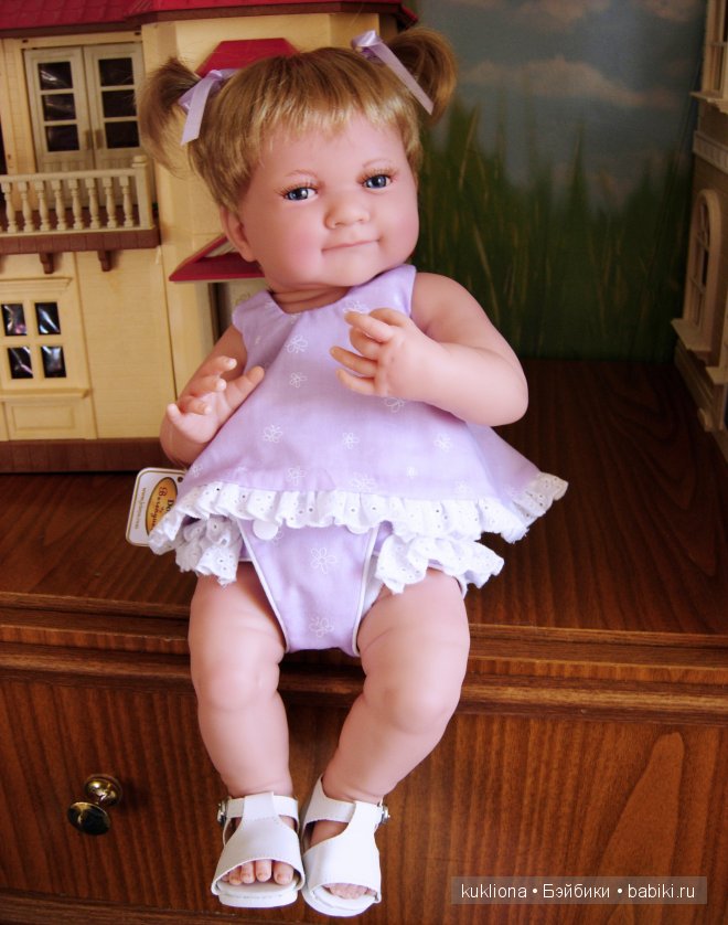 Сонник подарили куклу. Какую куклу подарить на 1 год девочке. Мне подарили куклу. Папа подари папа подари мне куклу. Кукла папа подари мне куклу.