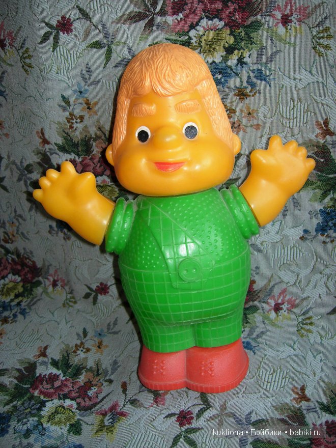 Подружкины игрушки. Советские куклы, мягкие игрушки, пластмассовый Карлсон и котик