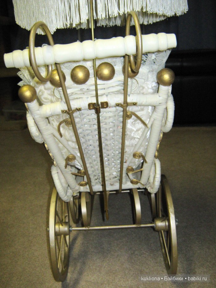 Антикварные и старинные кукольные коляски