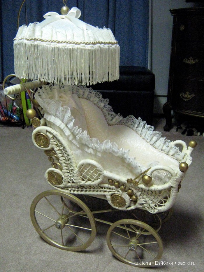 Антикварные и старинные кукольные коляски