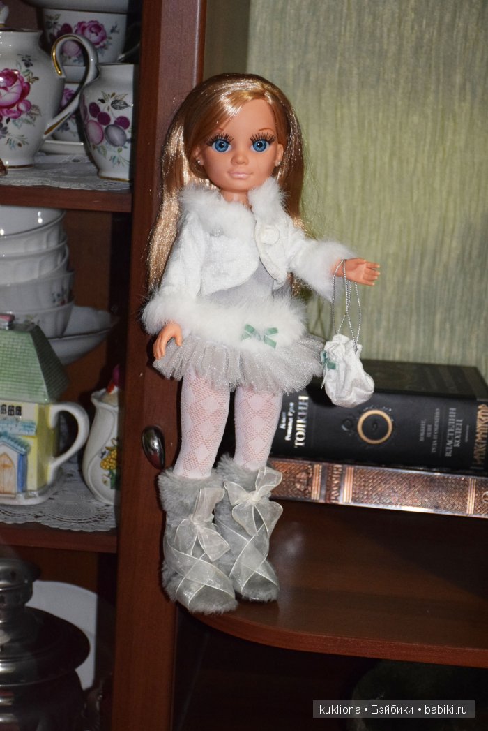 Хлопай ресницами и взлетай! Кукла Ненси Фамоза зимняя красавица