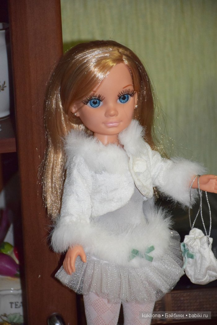Хлопай ресницами и взлетай! Кукла Ненси Фамоза зимняя красавица