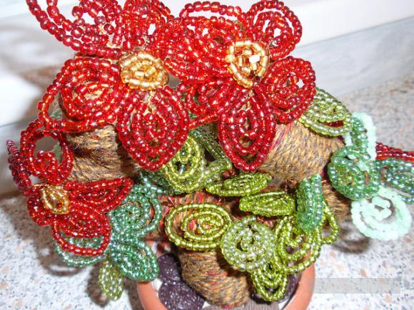 Деревья и цветы из бисера (фото 7)