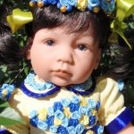 Солнечная цветочница Анюта. Эксперименты с переодеванием могут быть нескончаемы...