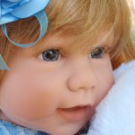 Чудеса с переодеванием продолжаются, моя Люсенька в голубом