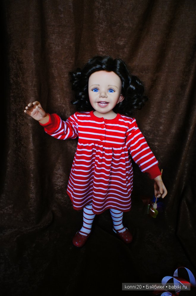 Виниловая коллекционная кукла Виниловая коллекционная кукла