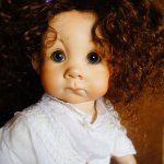 Маленькая фарфоровая кнопочка из молдика Элизабет от Мишель Рольф 1998 год - авторская кукла