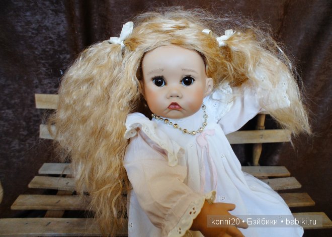 Фарфоровая Плюшка от Мишель Рольф примеряет новое платье (фото 5)