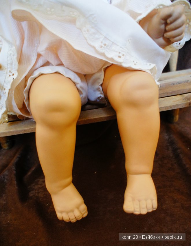 Фарфоровая Плюшка от Мишель Рольф примеряет новое платье (фото 2)